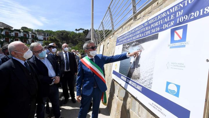 Movida, De Luca: «Divieto di vendita d’asporto alcolici dopo le 22 non si tocca»