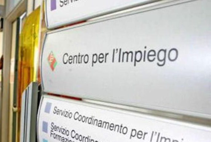 Lavoro: riaprono in Campania i centri per l’impiego