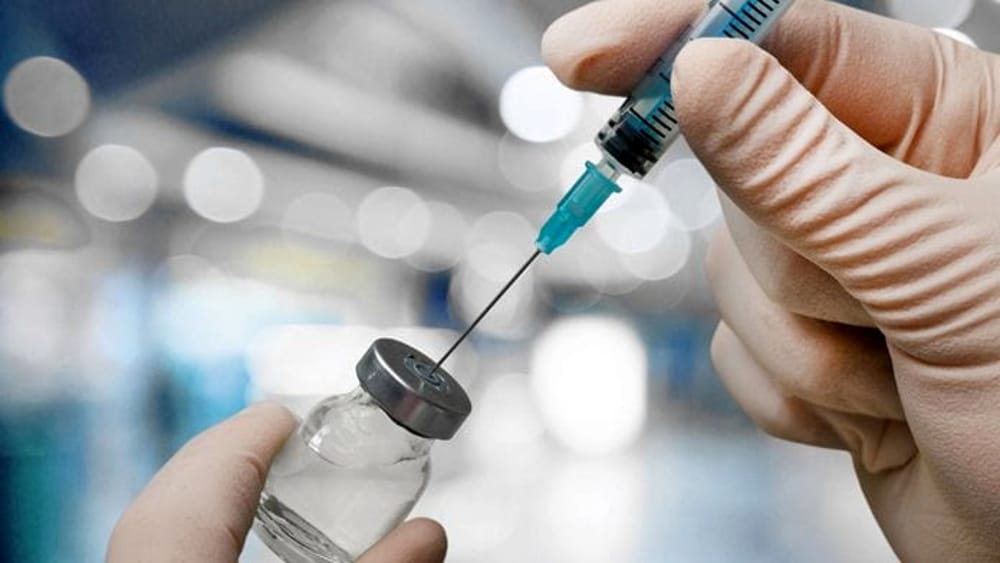 Campania, vaccino over 80: attiva la piattaforma per adesioni