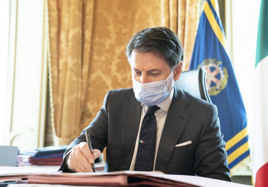 Covid, Conte firma il nuovo Dpcm: tutte le misure