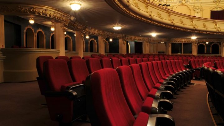 Le nuove misure per la riapertura di cinema e teatri